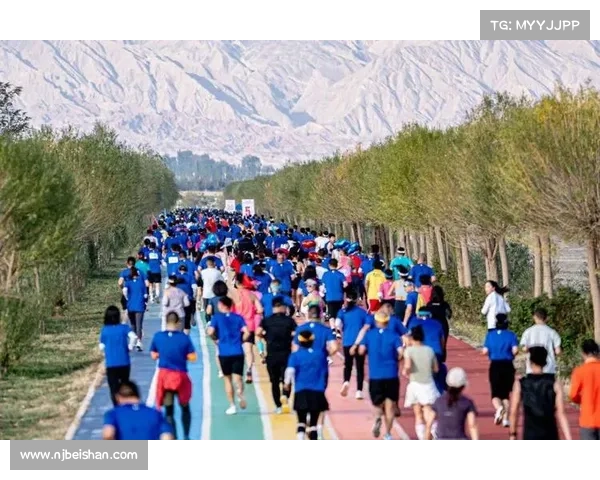 丹霞地貌助力马拉松赛事 引领临泽旅游消费新潮流